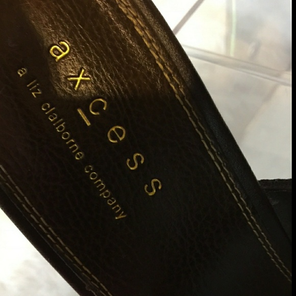 Brown suede and leather mules - Picture 6 of 6